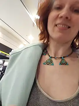 Exhibitionsplit online show from February 6, 3:31 pm