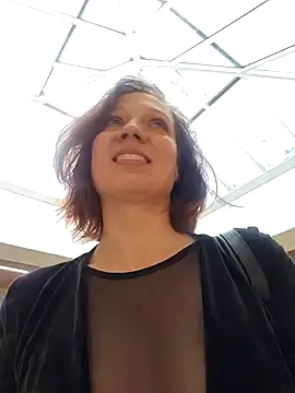 Exhibitionsplit online show from February 15, 2:33 pm