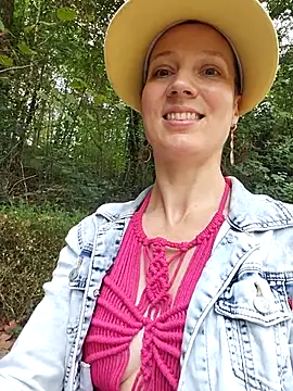 Exhibitionsplit online show from September 15, 1:33 pm