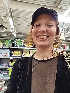 Exhibitionsplit online show from November 21, 12:04 pm