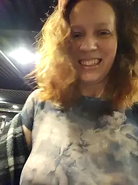 Snapshot of Exhibitionsplit chatting on December 20, 10:06 pm Exhibitionsplit online show from December 20, 10:06 pm