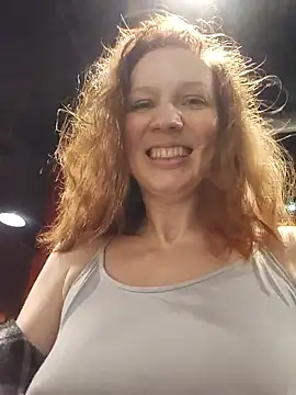 Snapshot of Exhibitionsplit chatting on January 11, 8:47 pm Exhibitionsplit online show from January 11, 8:47 pm