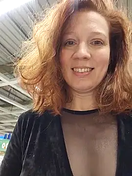 Snapshot of Exhibitionsplit chatting on January 12, 11:59 am Exhibitionsplit online show from January 12, 11:59 am