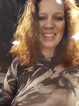 Snapshot of Exhibitionsplit chatting on January 16, 11:09 pm Exhibitionsplit online show from January 16, 11:09 pm