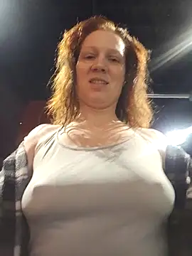 Snapshot of Exhibitionsplit chatting on February 2, 10:19 pm Exhibitionsplit online show from February 2, 10:19 pm