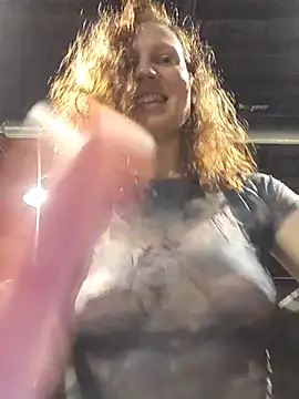 Snapshot of Exhibitionsplit chatting on March 4, 10:49 pm Exhibitionsplit online show from March 4, 10:49 pm