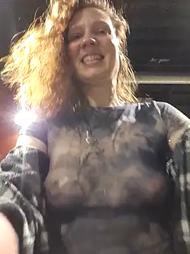 Snapshot of Exhibitionsplit chatting on March 11, 10:38 pm Exhibitionsplit online show from March 11, 10:38 pm