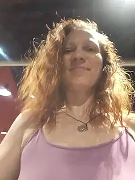 Snapshot of Exhibitionsplit chatting on March 13, 10:49 pm Exhibitionsplit online show from March 13, 10:49 pm