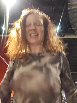 Snapshot of Exhibitionsplit chatting on March 19, 10:36 pm Exhibitionsplit online show from March 19, 10:36 pm