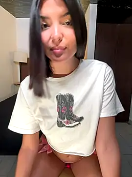 Snapshot of FoxyMx chatting on November 30, 3:10 am FoxyMx online show from November 30, 3:10 am