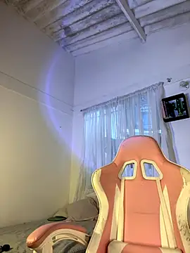 Snapshot of violet-333 chatting on October 3, 9:34 pm violet-333 online show from October 3, 9:34 pm