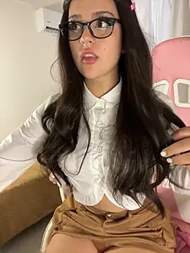 Snapshot of violet-333 chatting on November 7, 5:57 pm violet-333 online show from November 7, 5:57 pm