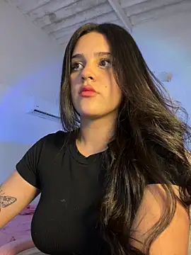 Snapshot of violet-333 chatting on November 14, 8:07 pm violet-333 online show from November 14, 8:07 pm