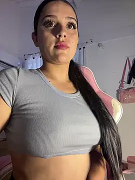 Snapshot of violet-333 chatting on November 25, 5:57 pm violet-333 online show from November 25, 5:57 pm