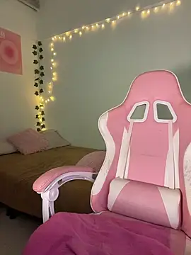 violet-333 online show from February 13, 2:24 pm