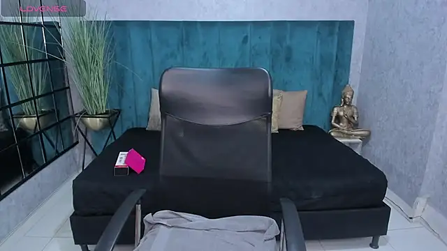 Snapshot of meliboobs_ chatting on March 13, 11:44 pm meliboobs online show from March 13, 11:44 pm