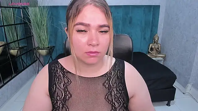 Snapshot of meliboobs_ chatting on March 24, 11:32 pm meliboobs online show from March 24, 11:32 pm