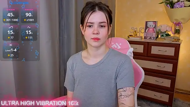 cutie mili online show from October 21, 8:15 am