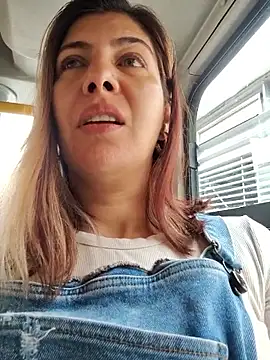 Snapshot of scarlett_moore chatting on February 15, 2:25 pm scarlett moore online show from February 15, 2:25 pm