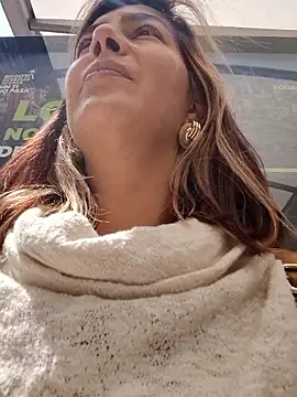 Snapshot of scarlett_moore chatting on March 2, 3:19 pm scarlett moore online show from March 2, 3:19 pm