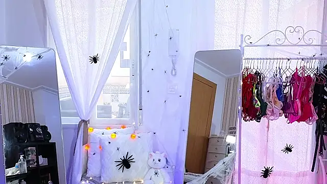 Tawny cox online show from October 19, 8:37 am