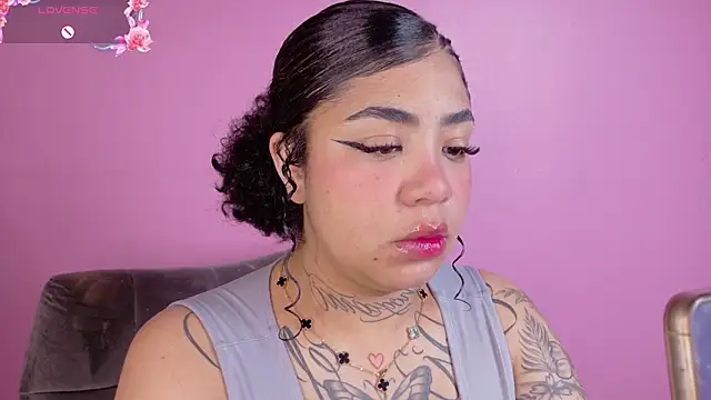 foxxy-lov3 online show from March 13, 12:12 pm