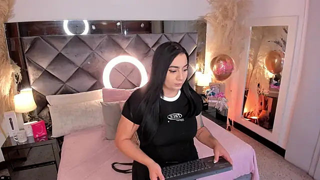 sofhiaa adaams online show from October 6, 11:13 pm