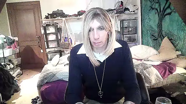 Ombeline1 online show from January 11, 1:01 pm