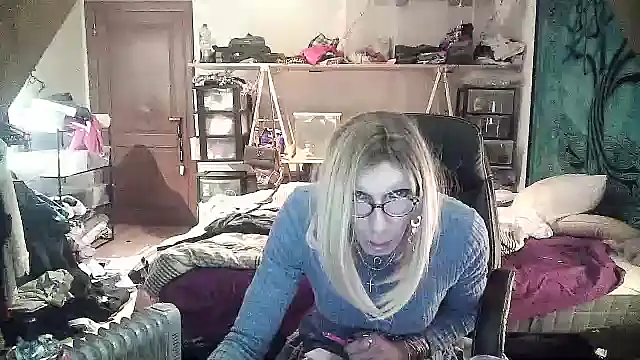 Ombeline1 online show from January 12, 6:59 pm