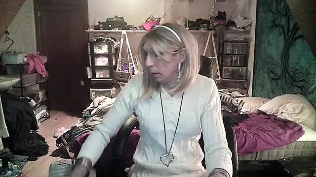 Ombeline1 online show from January 14, 5:56 pm