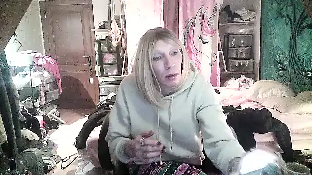 Ombeline1 online show from January 20, 4:45 pm