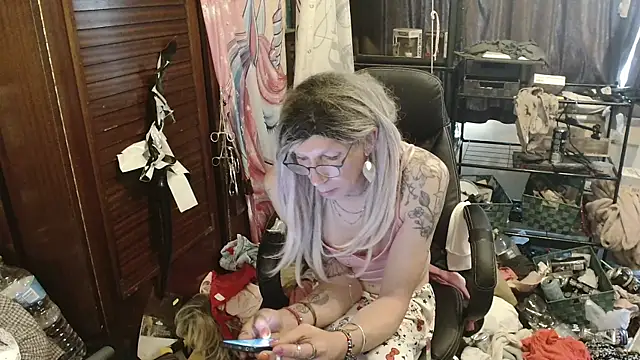 Ombeline1 online show from June 1, 10:28 am