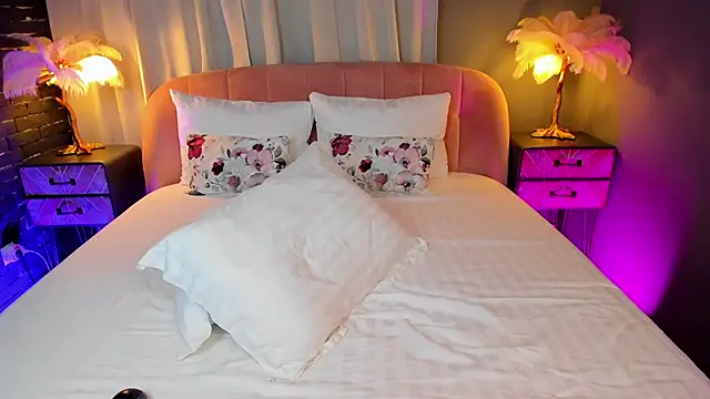 Snapshot of AmedeeaBanks chatting on November 17, 8:58 pm AmedeeaBanks online show from November 17, 8:58 pm