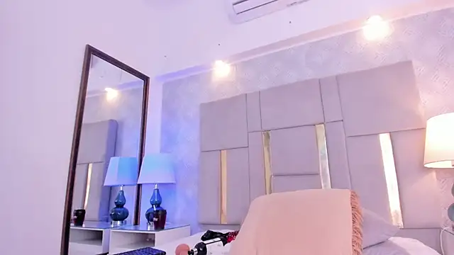 Camilaa Sanchez  online show from January 5, 2:08 pm
