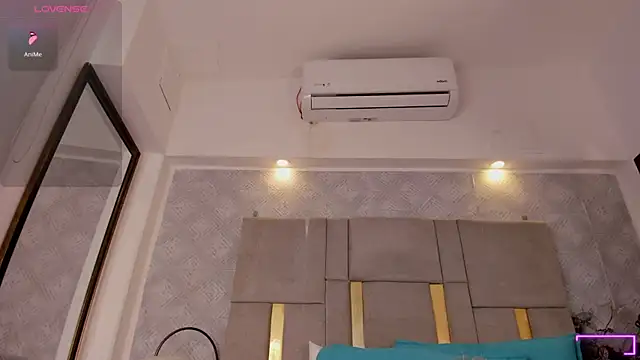 Camilaa Sanchez  online show from May 25, 1:39 pm