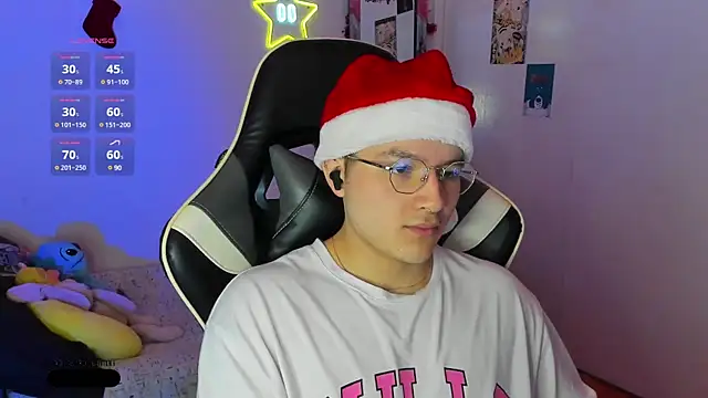 AustinSummerr online show from December 18, 1:45 pm