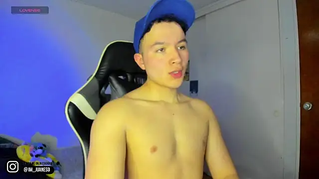 AustinSummerr online show from January 8, 1:20 pm
