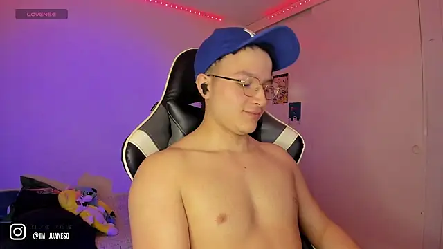 AustinSummerr online show from January 8, 4:22 pm