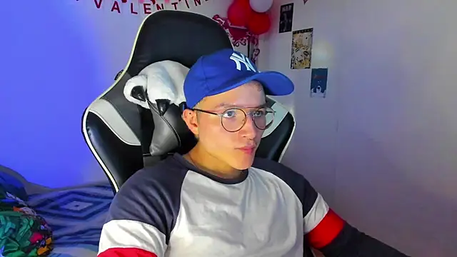 AustinSummerr online show from February 10, 3:53 pm