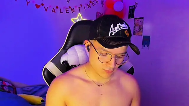 AustinSummerr online show from February 12, 4:33 pm