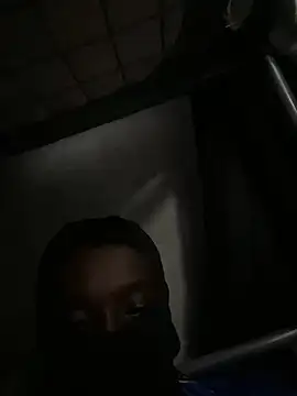 Snapshot of elninoblacko chatting on January 9, 9:37 pm elninoblacko online show from January 9, 9:37 pm