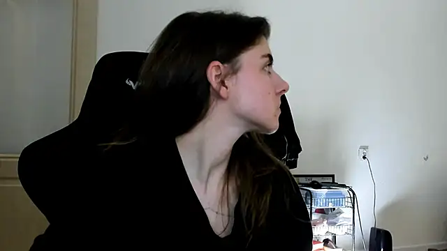 Snapshot of emmamurrr chatting on November 7, 2:06 pm emmamurrr online show from November 7, 2:06 pm