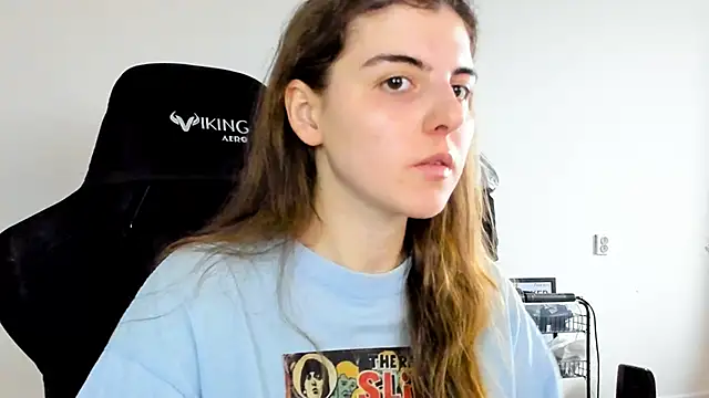 Snapshot of emmamurrr chatting on December 1, 9:36 am emmamurrr online show from December 1, 9:36 am