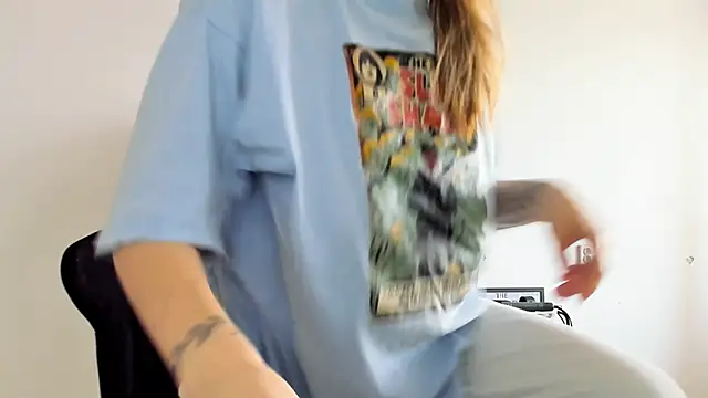 Snapshot of emmamurrr chatting on December 14, 10:31 am emmamurrr online show from December 14, 10:31 am