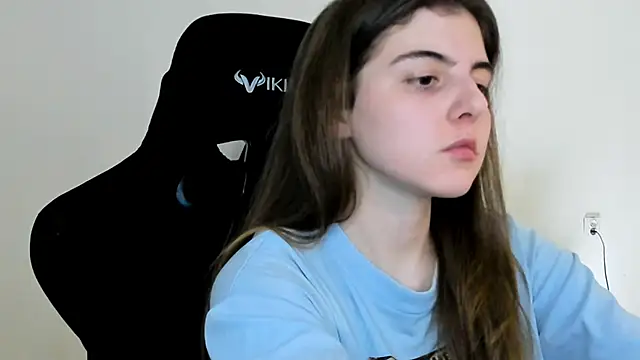 emmamurrr online show from January 14, 2:01 pm