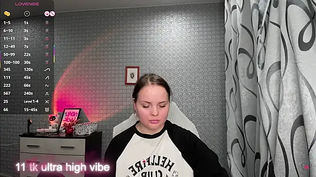 flower sarah  online show from October 30, 9:26 pm