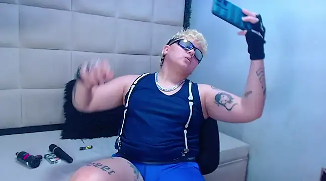 isabeautyx19 online show from January 15, 2:13 pm