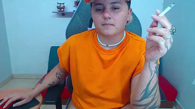 isabeautyx19 online show from February 6, 5:46 am