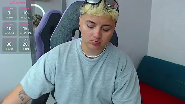 isabeautyx19 online show from February 25, 2:03 am