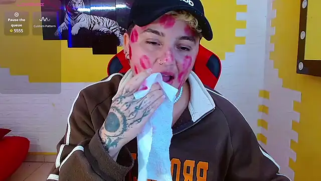 isabeautyx19 online show from March 13, 1:32 am